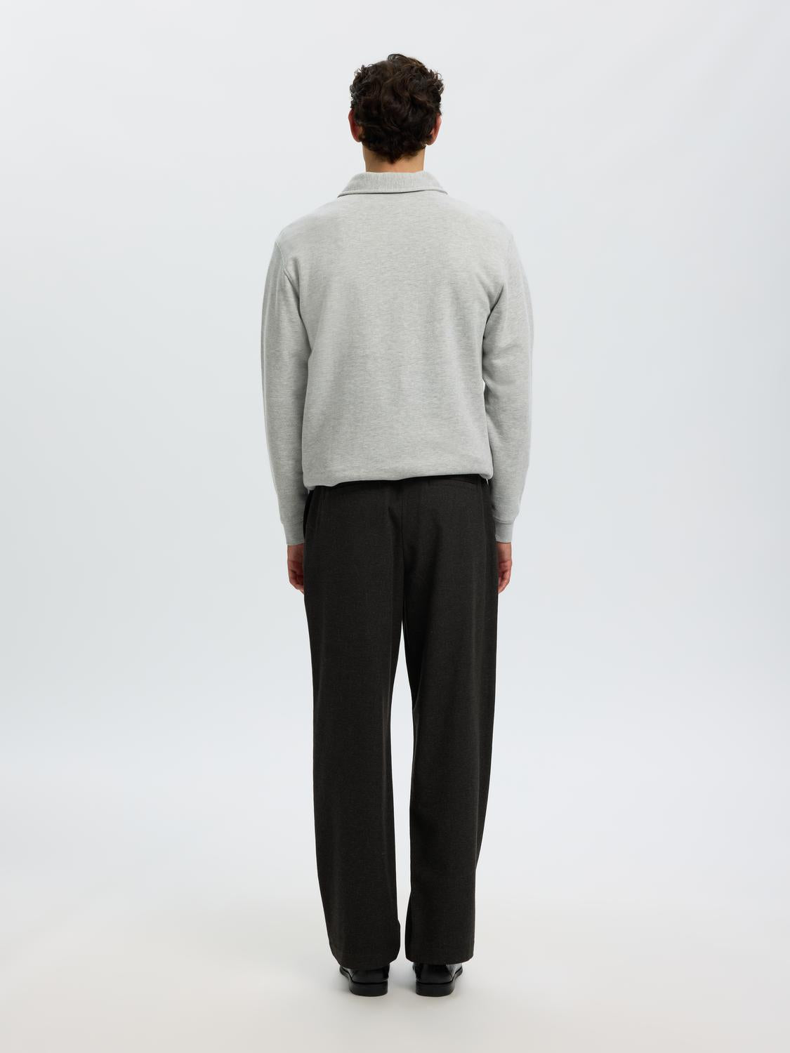 model_shot-back